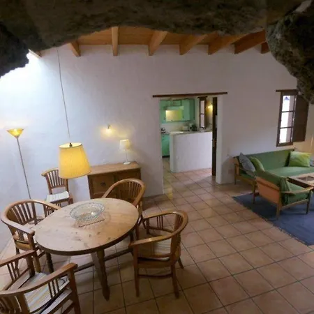 Holiday home Grosses In Mit Gemeinsamem Pool Guatiza