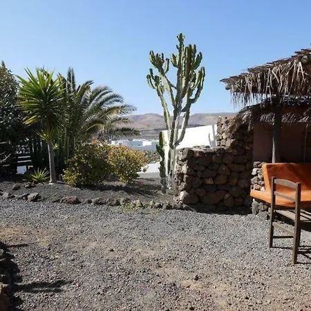 Grosses In Mit Gemeinsamem Pool Holiday home Guatiza